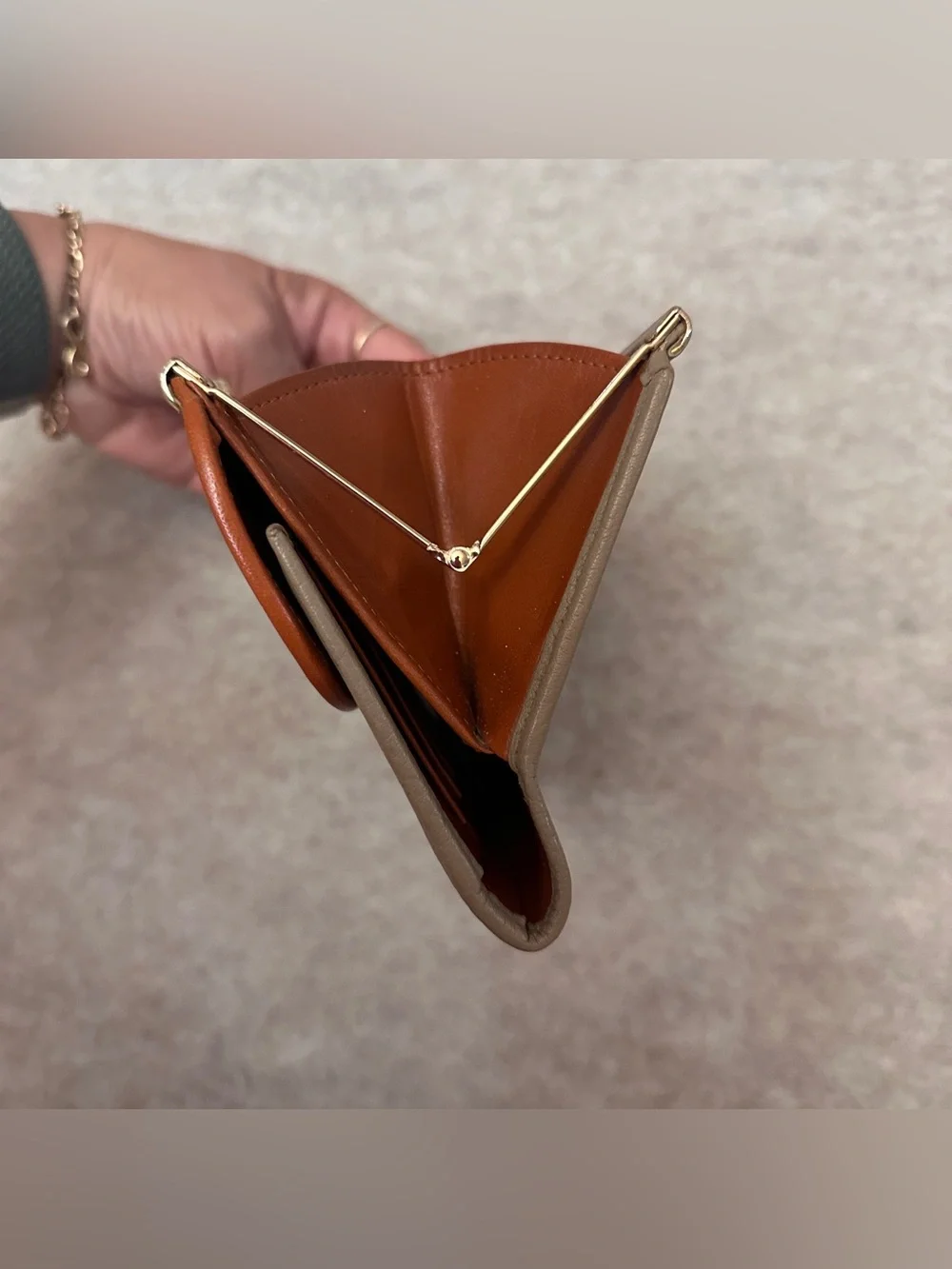 Dooney & Bourke Vintage Leather Long Wallet Taupe Brown Cognac Trim Kiss Lock